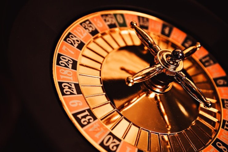 Antarmuka aplikasi mobile luky777 menampilkan menu sportsbook dan permainan kasino